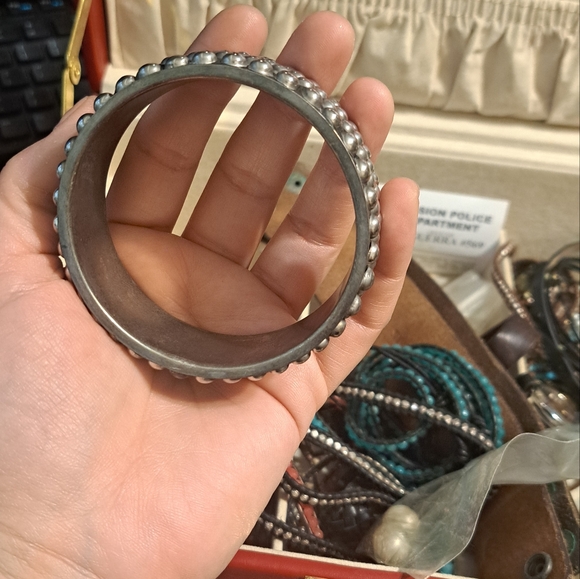 Silver bangle - Picture 3 of 5